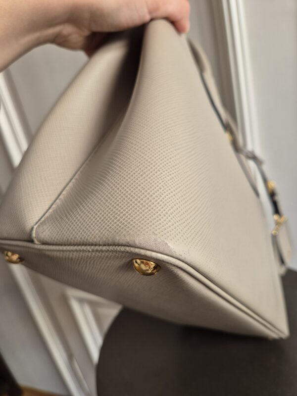 Prada Double Bag Saffiano Leder taupe – Bild 16